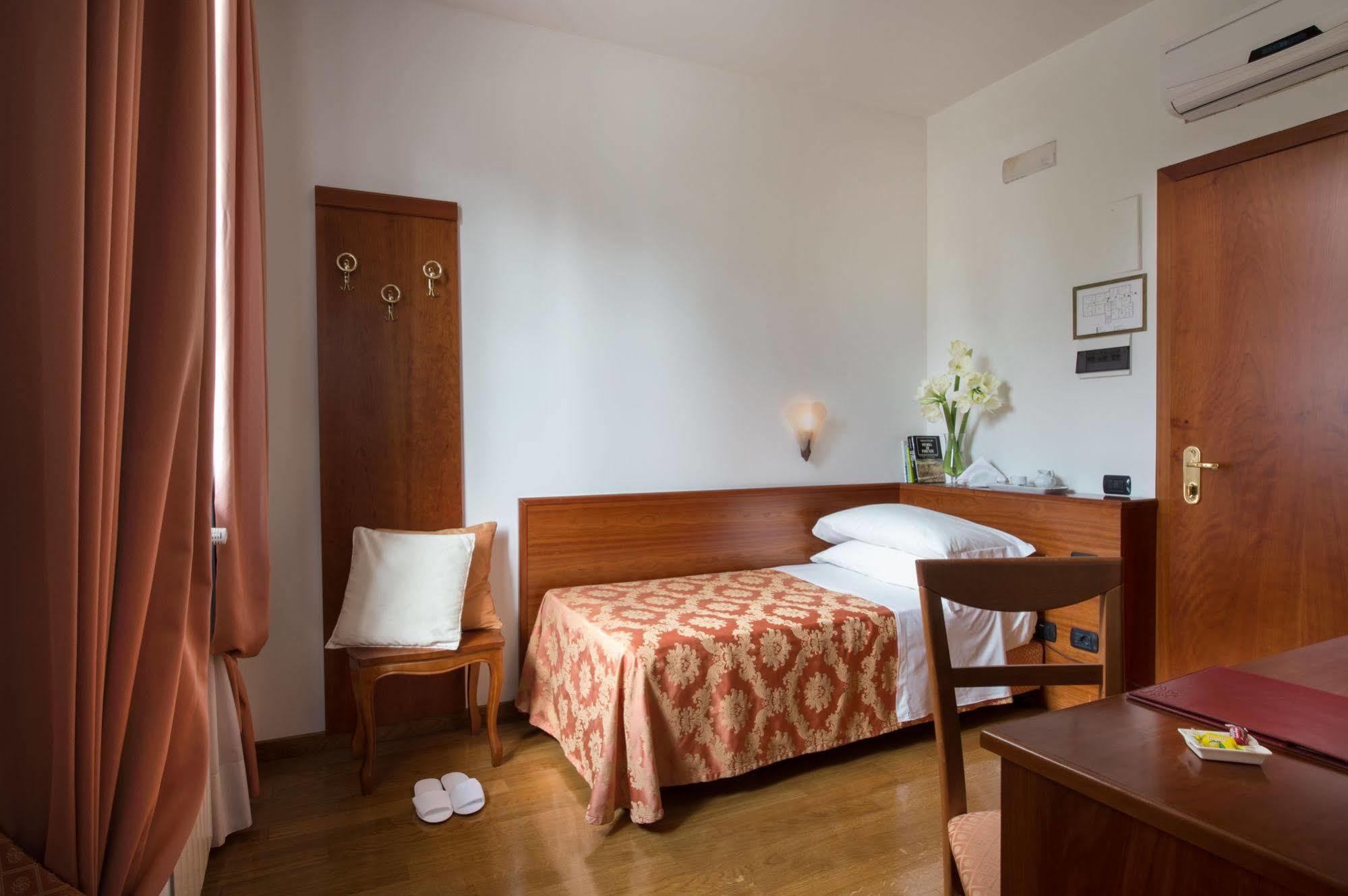 Hotel La 3*